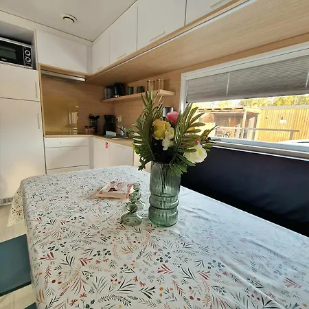 Mobilheim Am Murner - Privater Badezuber & Grill